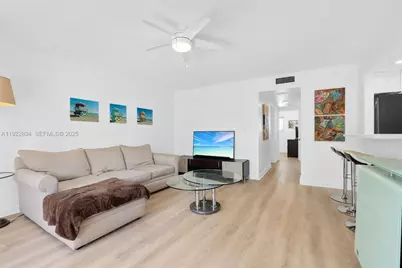 1601 Bay Rd #8, Miami Beach, FL 33139 - Photo 2