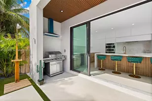 66 NW 50th St, Miami, FL 33127 - Photo 24