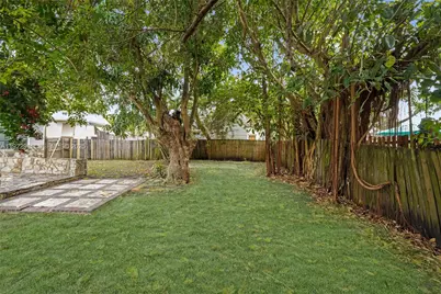 810 Ridgewood Dr, West Palm Beach, FL 33405 - Photo 24