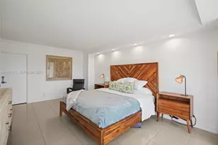 1000 W Island Blvd, Aventura, FL 33160 - Photo 10