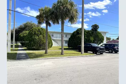 17175 NE 20th Ave #6, North Miami Beach, FL 33162 - Photo 1