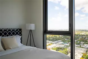 121 NE 34th St, Miami, FL 33137 - Photo 12