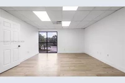 8500 NW 30th Ter, Doral, FL 33122 - Photo 8