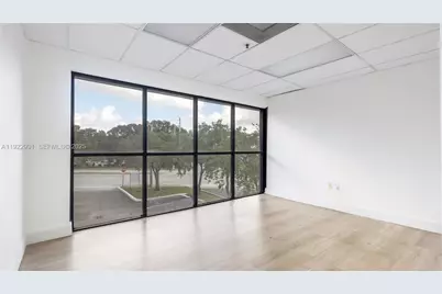 8500 NW 30th Ter, Doral, FL 33122 - Photo 2