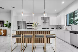 4363 NW 81st Ave, Doral, FL 33166 - Photo 10