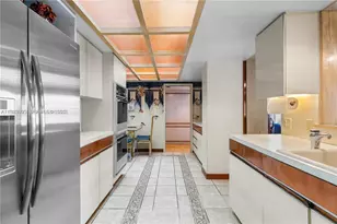 11111 Biscayne Blvd, Miami, FL 33181 - Photo 42