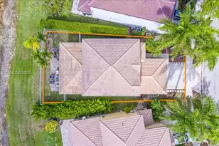 920 Golden Cane Dr, Weston, FL 33327 - Photo 2