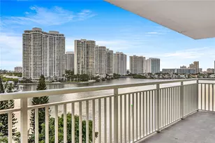 301 174th St, Sunny Isles Beach, FL 33160 - Photo 4