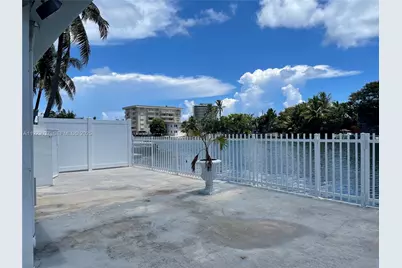 8215 Crespi Blvd #4, Miami Beach, FL 33141 - Photo 28