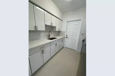 8215 Crespi Blvd #4, Miami Beach, FL 33141 - Photo 6