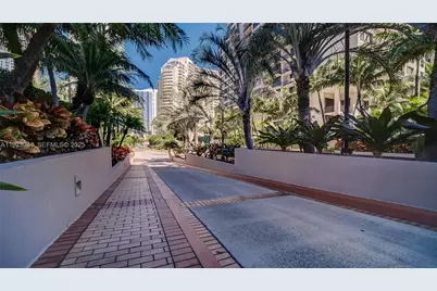 520 Brickell Key Dr #A604, Miami, FL 33131 - Photo 42