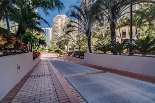 520 Brickell Key Dr, Miami, FL 33131 - Photo 42