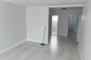 944 Meridian Ave, Miami Beach, FL 33139 - Photo 2