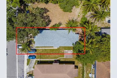 171 NW 70th St, Miami, FL 33150 - Photo 14