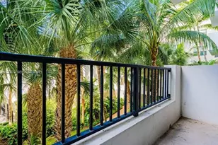 2421 NE 65th St, Fort Lauderdale, FL 33308 - Photo 4