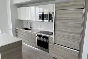 121 NE 34th St, Miami, FL 33137 - Photo 10