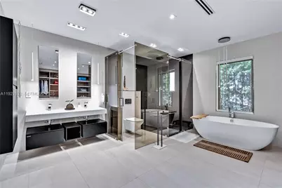 725 W 49th St, Miami Beach, FL 33140 - Photo 18