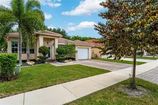 13946 S Cypress Cove Cir, Davie, FL 33325 - Photo 2