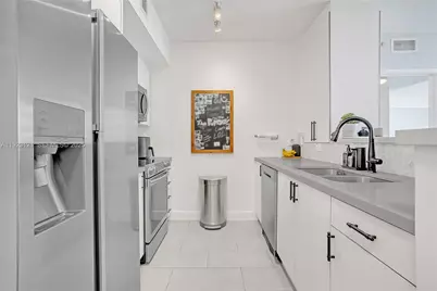 335 S Biscayne Blvd #3008, Miami, FL 33131 - Photo 6