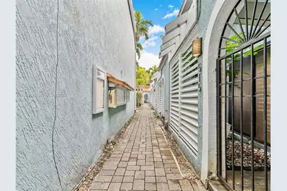 515 NE 38th St #10, Miami, FL 33137 - Photo 16