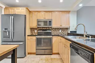 515 NE 38th St, Miami, FL 33137 - Photo 28