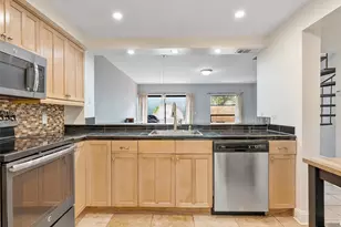 515 NE 38th St, Miami, FL 33137 - Photo 26