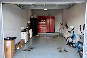 7952 NW 198th St, Hialeah, FL 33015 - Photo 24