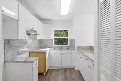 1045 SW 25th Ave, Miami, FL 33135 - Photo 24
