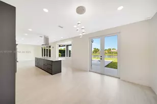 322 Lake Crest Ct, Weston, FL 33326 - Photo 8