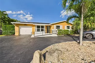 10221 SW 50th Ct, Cooper City, FL 33328 - Photo 2