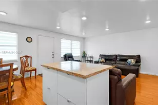 551 SW 135th Ave, Pembroke Pines, FL 33027 - Photo 10