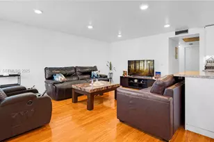 551 SW 135th Ave, Pembroke Pines, FL 33027 - Photo 2