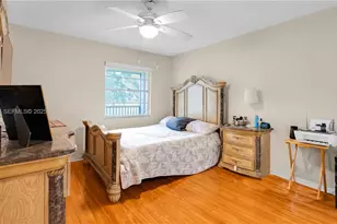 551 SW 135th Ave, Pembroke Pines, FL 33027 - Photo 16