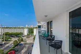 401 NE 14th Ave, Hallandale Beach, FL 33009 - Photo 20