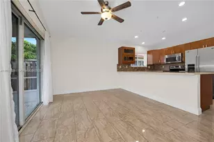 113 Danielle Ct, Weston, FL 33326 - Photo 2