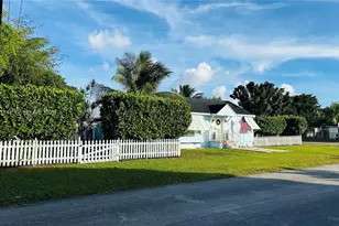 3927 SW 64th Ave, Miami, FL 33155 - Photo 2