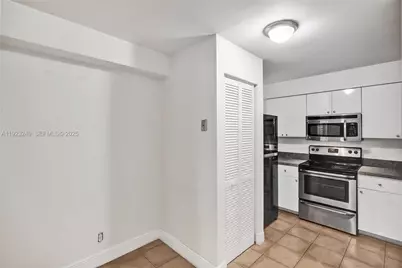 15555 N Miami Lakeway N #207, Miami Lakes, FL 33014 - Photo 10