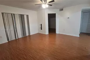 400 W Palm Cir W, Pembroke Pines, FL 33025 - Photo 4