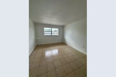 1015 NW 45th Ave #205, Miami, FL 33126 - Photo 6