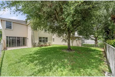 168 Canterbury Pl, Royal Palm Beach, FL 33414 - Photo 4