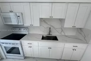 801 NW 109th St, Miami, FL 33168 - Photo 6