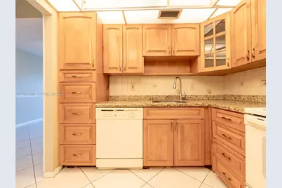 6600 Cypress Rd #406, Plantation, FL 33317 - Photo 6