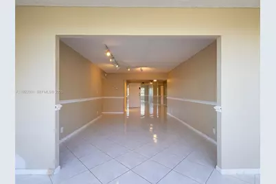 6600 Cypress Rd #406, Plantation, FL 33317 - Photo 10