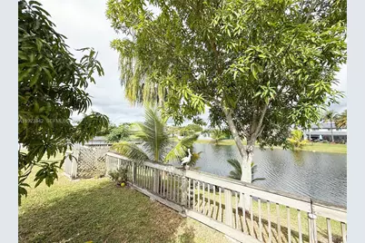 15561 Carriage Ct, Davie, FL 33331 - Photo 34