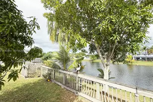 15561 Carriage Ct, Davie, FL 33331 - Photo 34