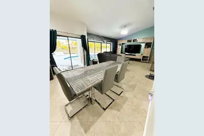 15561 Carriage Ct, Davie, FL 33331 - Photo 10