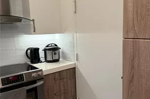 5750 Collins Ave, Miami Beach, FL 33140 - Photo 16