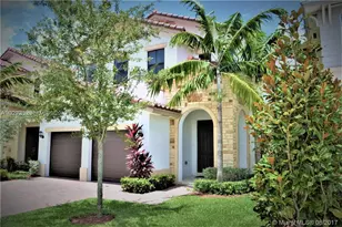 6930 NW 106th Ave, Doral, FL 33178 - Photo 2