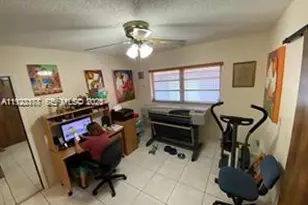 821 W 39th Pl, Hialeah, FL 33012 - Photo 12