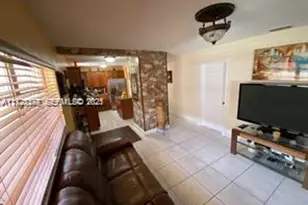 821 W 39th Pl, Hialeah, FL 33012 - Photo 4